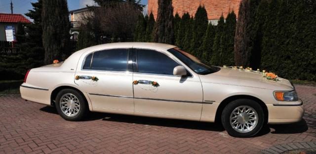 Logo: LINCOLN Town Car Cartier