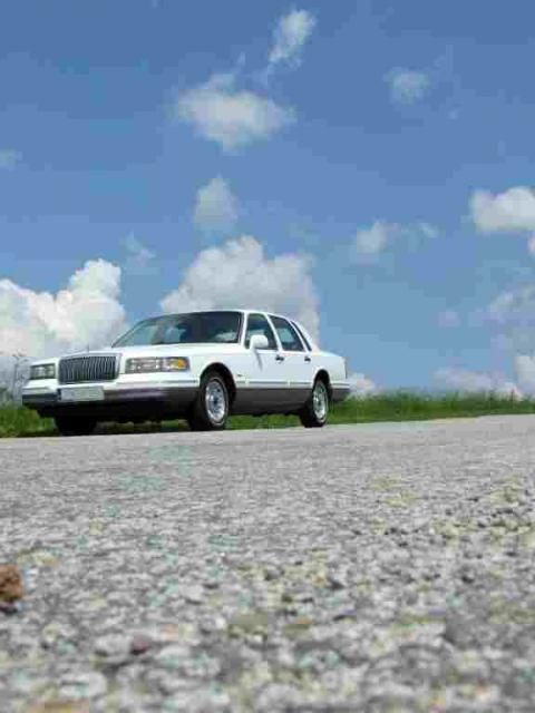 Lincoln Town Car – zdjęcie 2