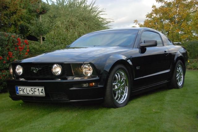 Ford Mustang GT – zdjęcie 2