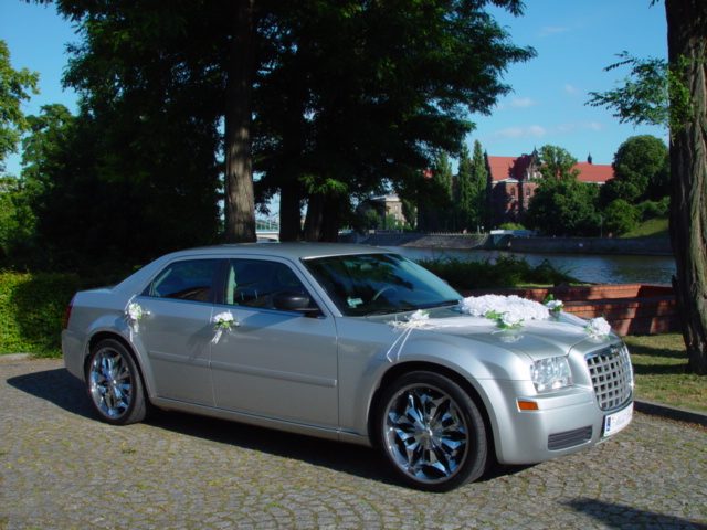 Chrysler 300C lub Warszawa M-20 – zdjęcie 2