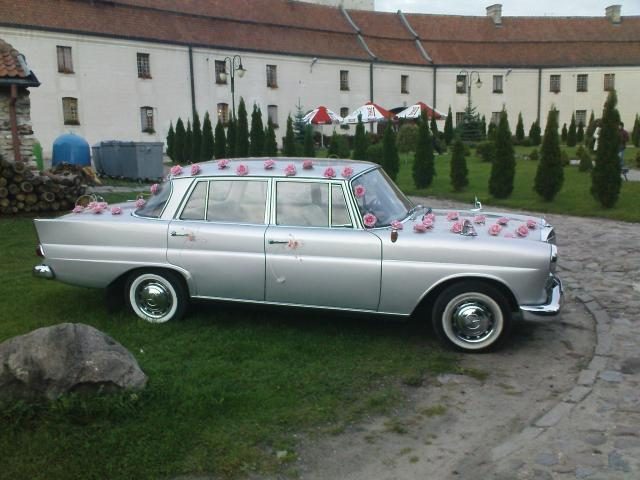 Mercedes 190 C "SKRZYDLAK" ZABYTKOWY, KLASYCZNY – zdjęcie 2