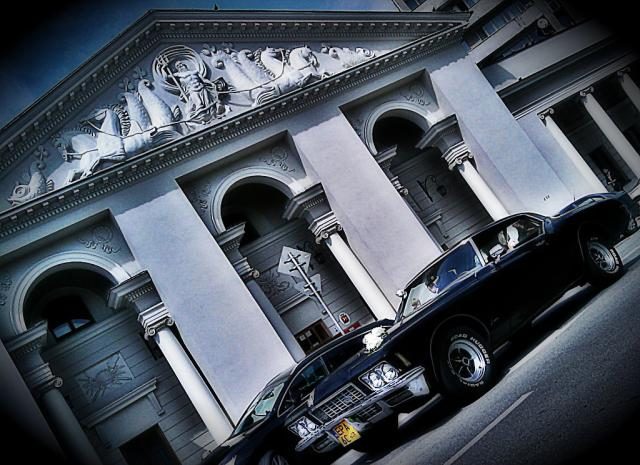 Zabytkowy amerykański Buick Riviera Boattail 1972 na ślub