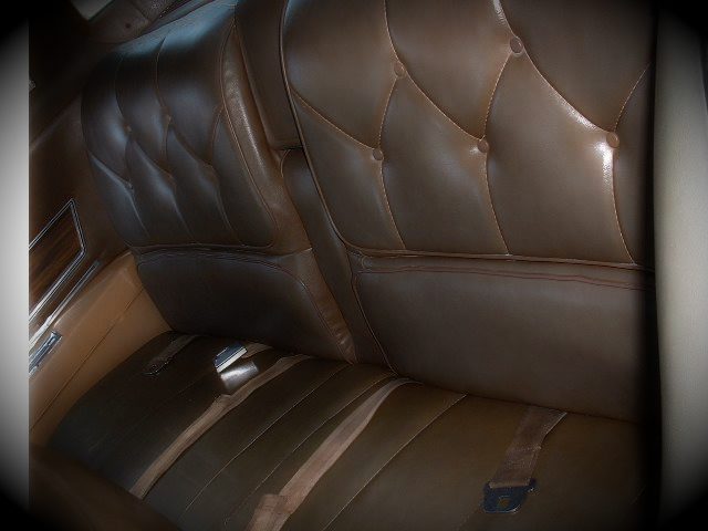 Zabytkowy amerykański Buick Riviera Boattail 1972 na ślub