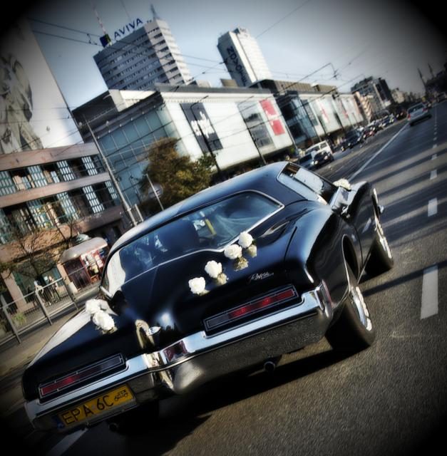 Zabytkowy amerykański Buick Riviera Boattail 1972 na ślub