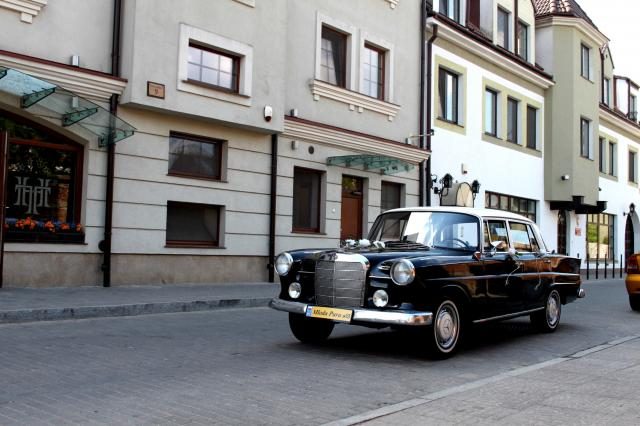 Mercedes W110 – zdjęcie 5