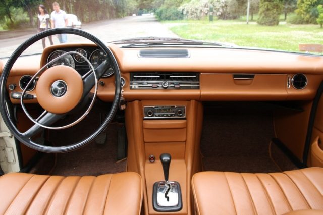 Mercedes W115 220D – zdjęcie 3