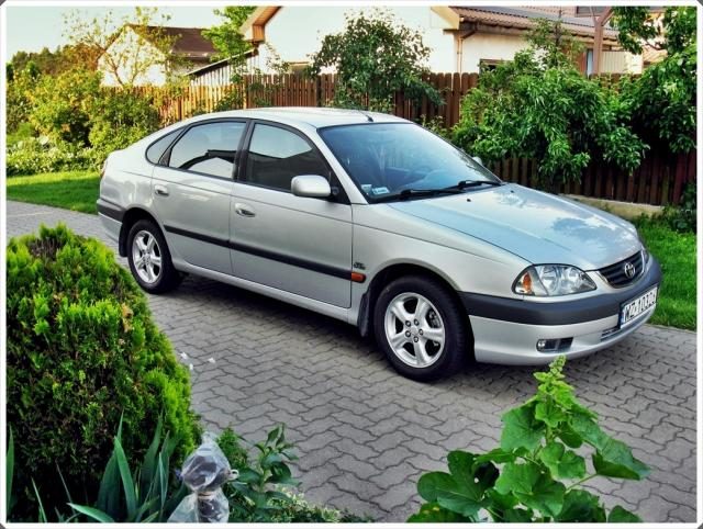 Toyota Avensis I