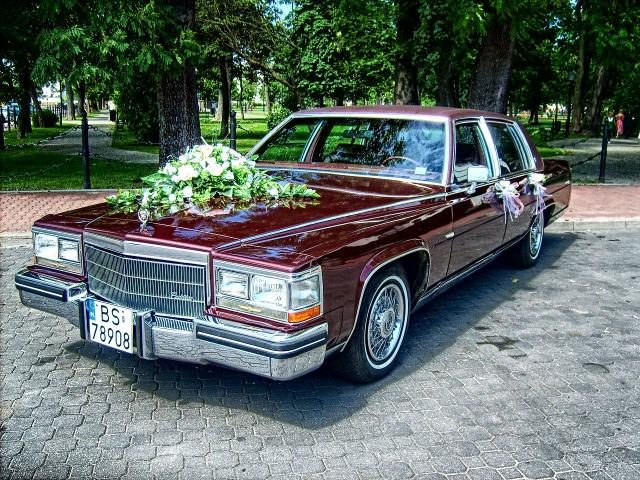 Cadillac Fleetwood Brougham – zdjęcie 2
