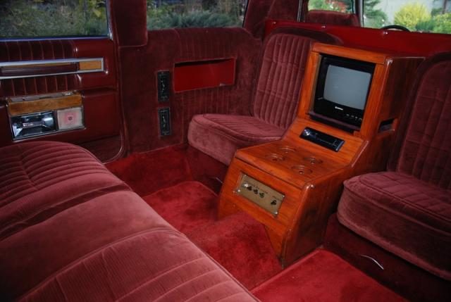 Cadillac Fleetwood (Stylowa limuzyna - 7.5m) – zdjęcie 3