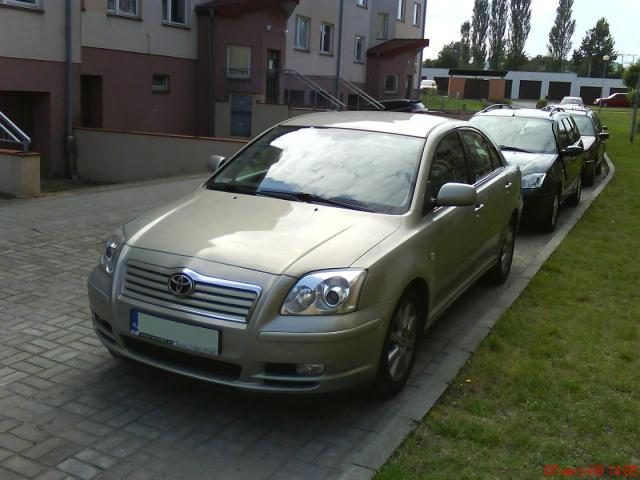 Toyota Avensis – zdjęcie 2