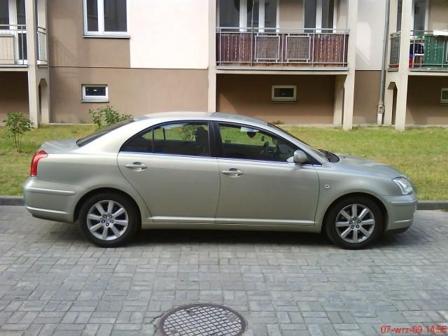 Toyota Avensis – zdjęcie 3