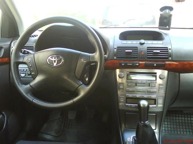 Toyota Avensis – zdjęcie 5
